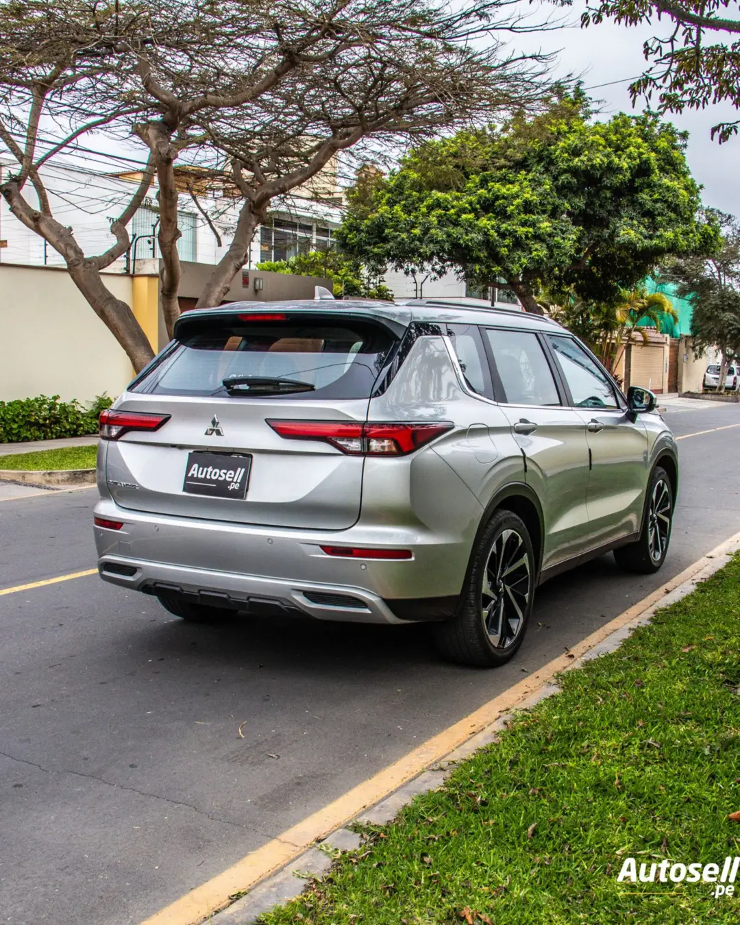 Mitsubishi Outlander miniatura 5