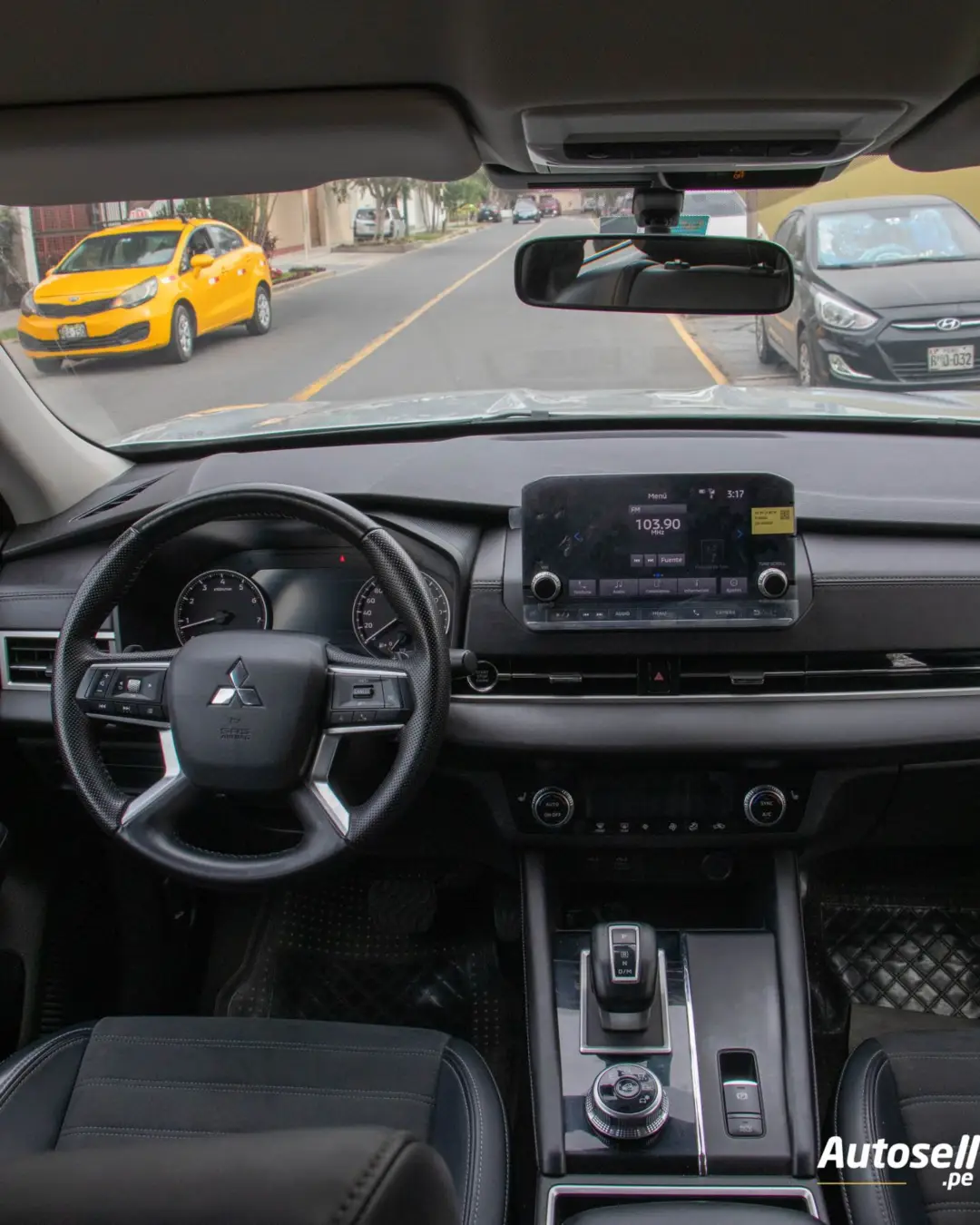 Mitsubishi Outlander miniatura 12