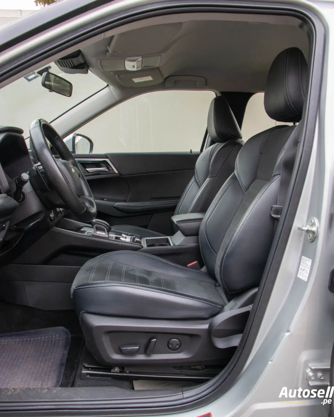 Mitsubishi Outlander miniatura 8