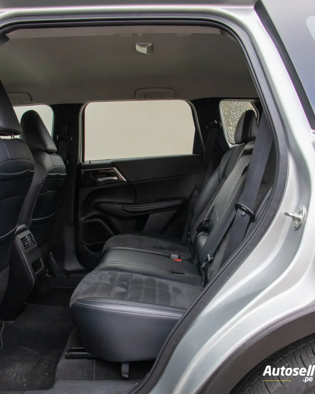 Mitsubishi Outlander miniatura 9