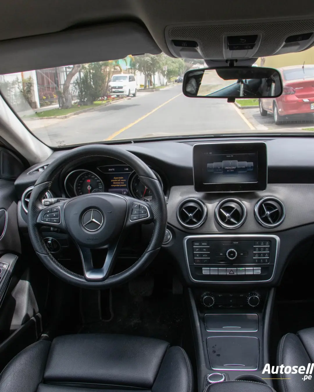 Mercedes Benz GLA 200 miniatura 11