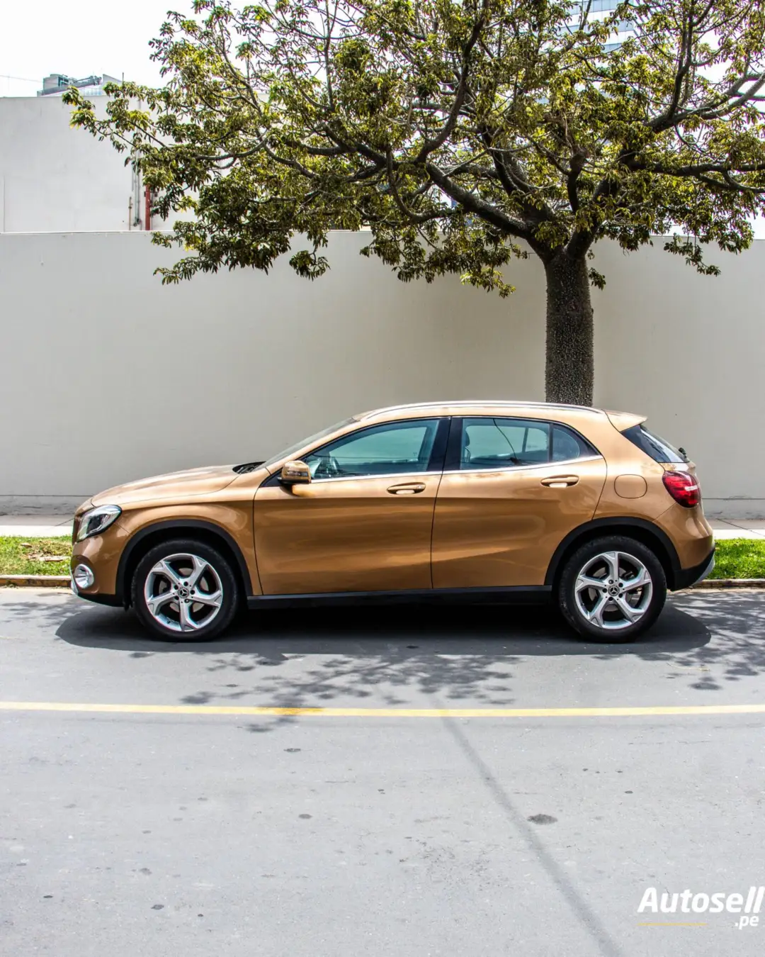 Mercedes Benz GLA 200 miniatura 2