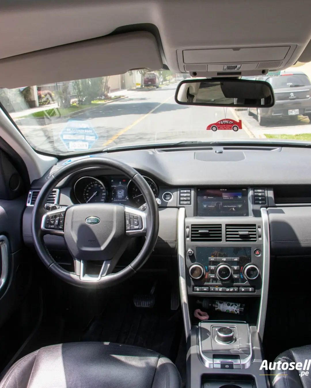 Land Rover Discovery Sport miniatura 12