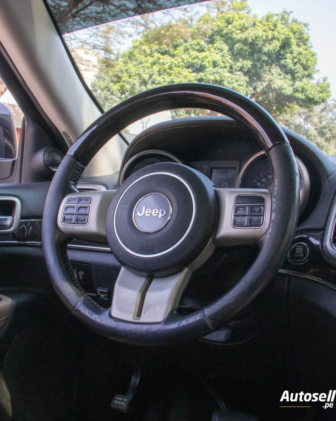 Jeep Grand Cherokee  miniatura 11