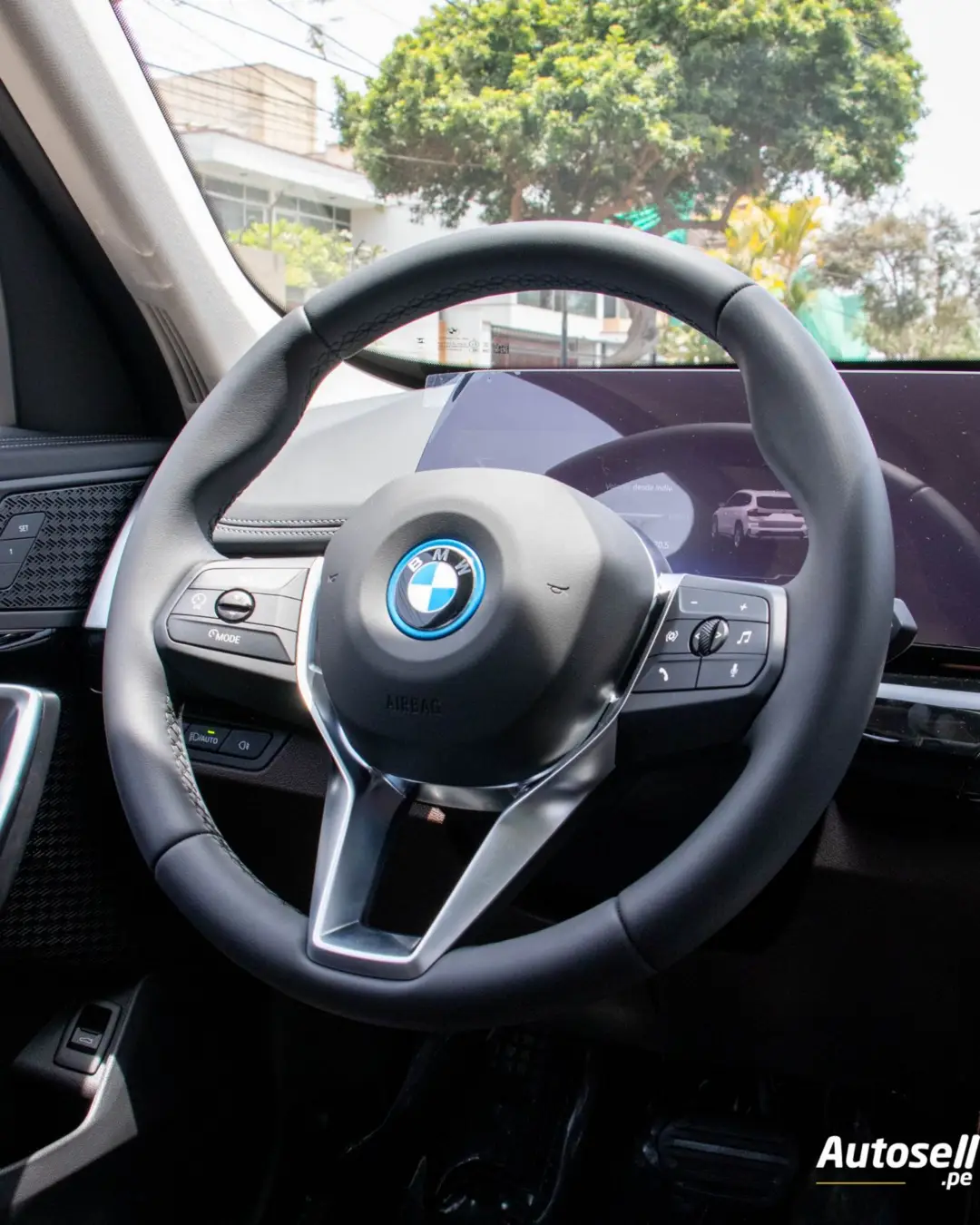 BMW IX1 miniatura 11