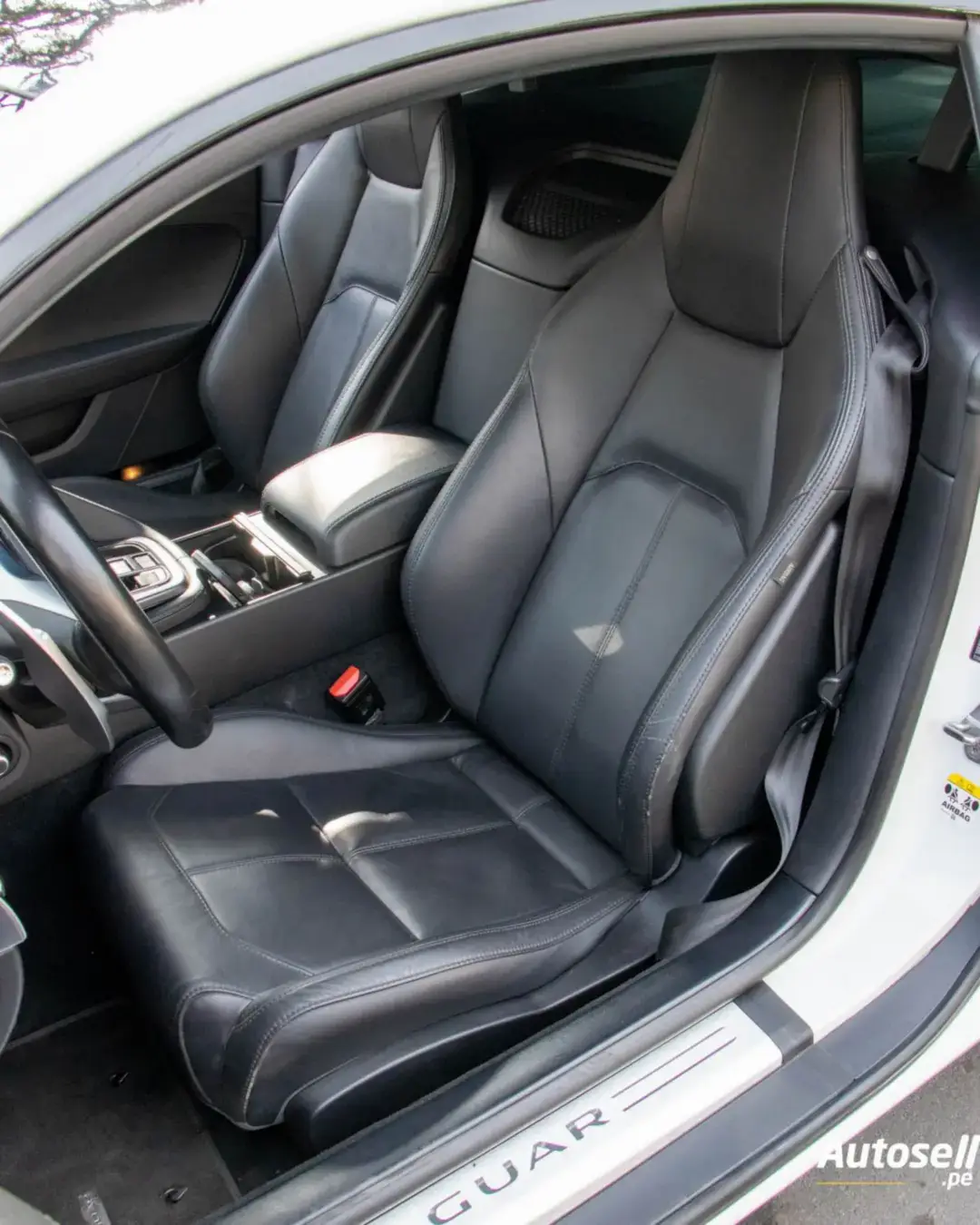 Jaguar F-Type miniatura 9