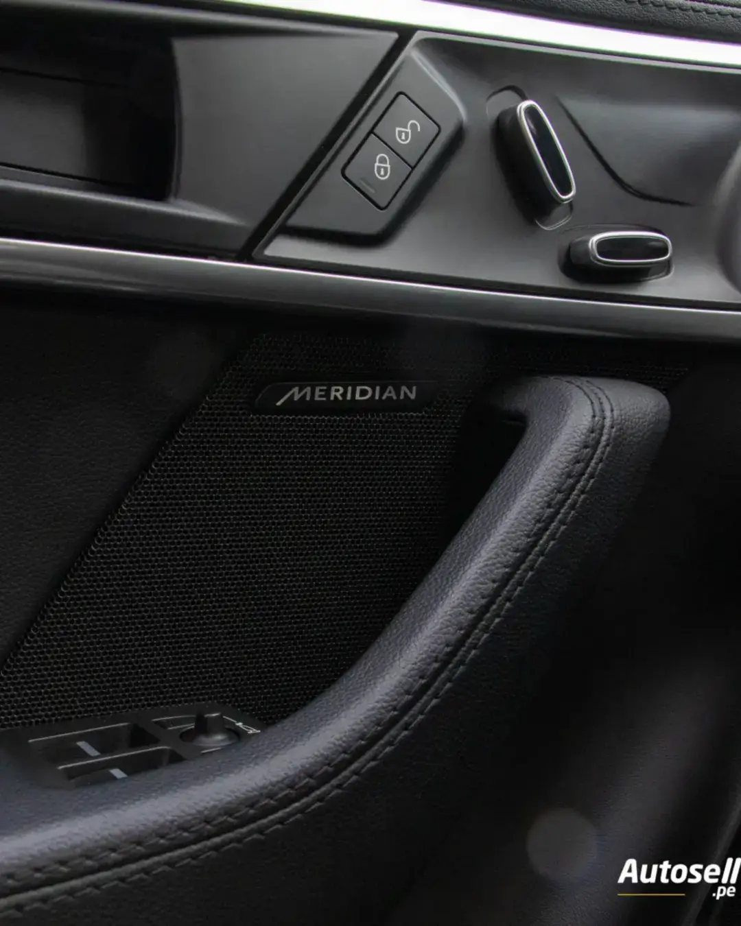 Jaguar F-Type miniatura 14