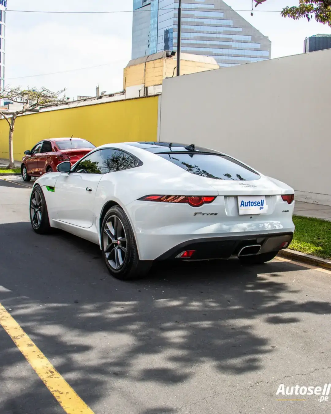 Jaguar F-Type miniatura 3