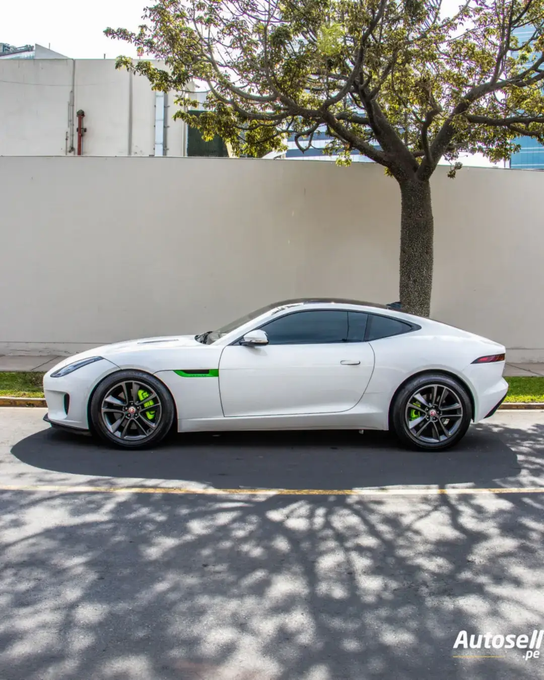 Jaguar F-Type miniatura 2