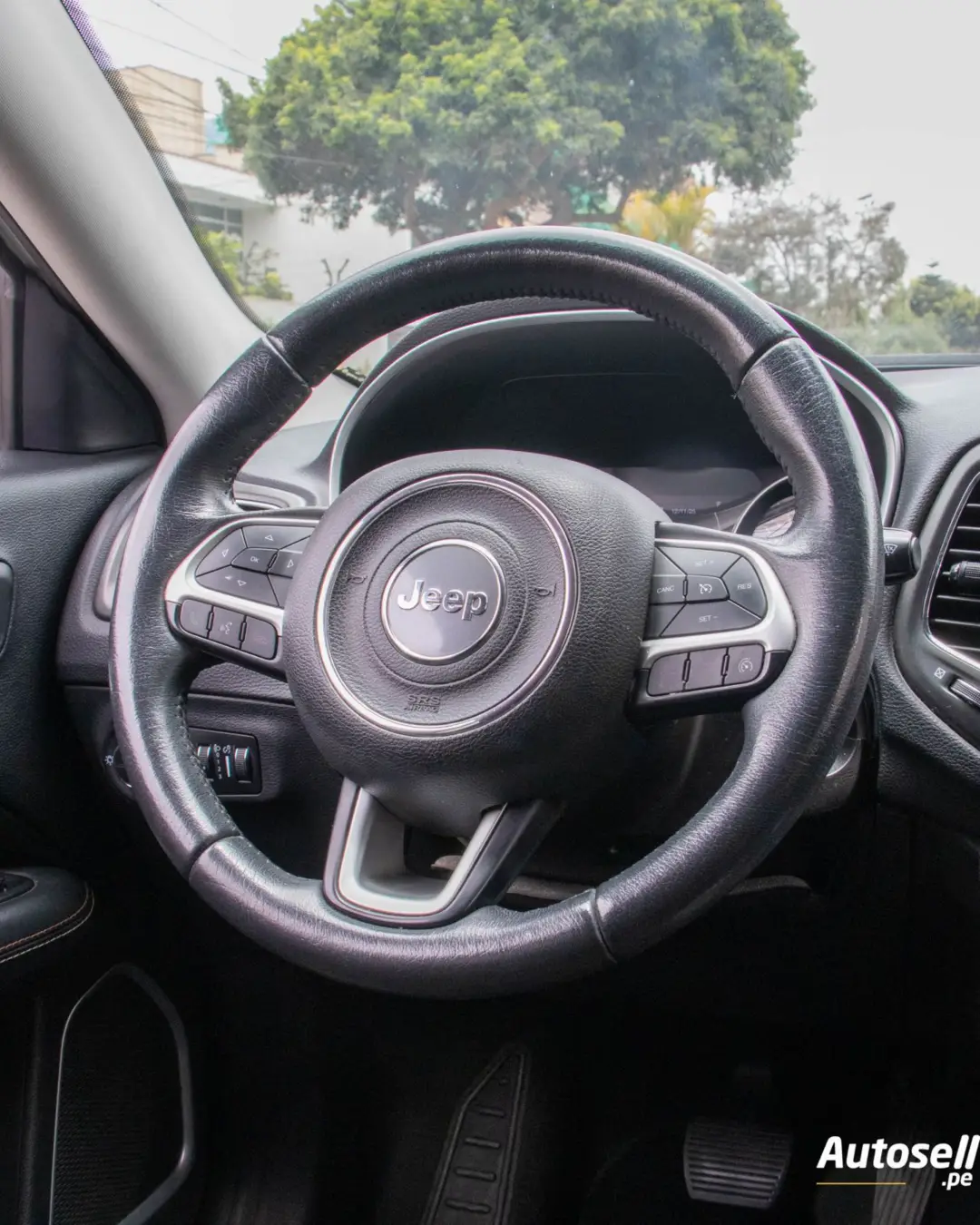 Jeep Compass miniatura 13