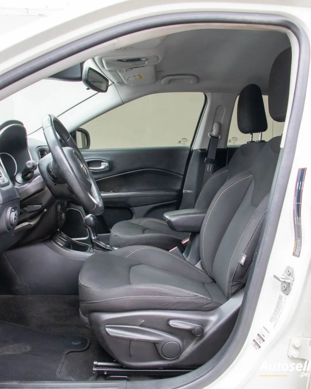 Jeep Compass miniatura 8