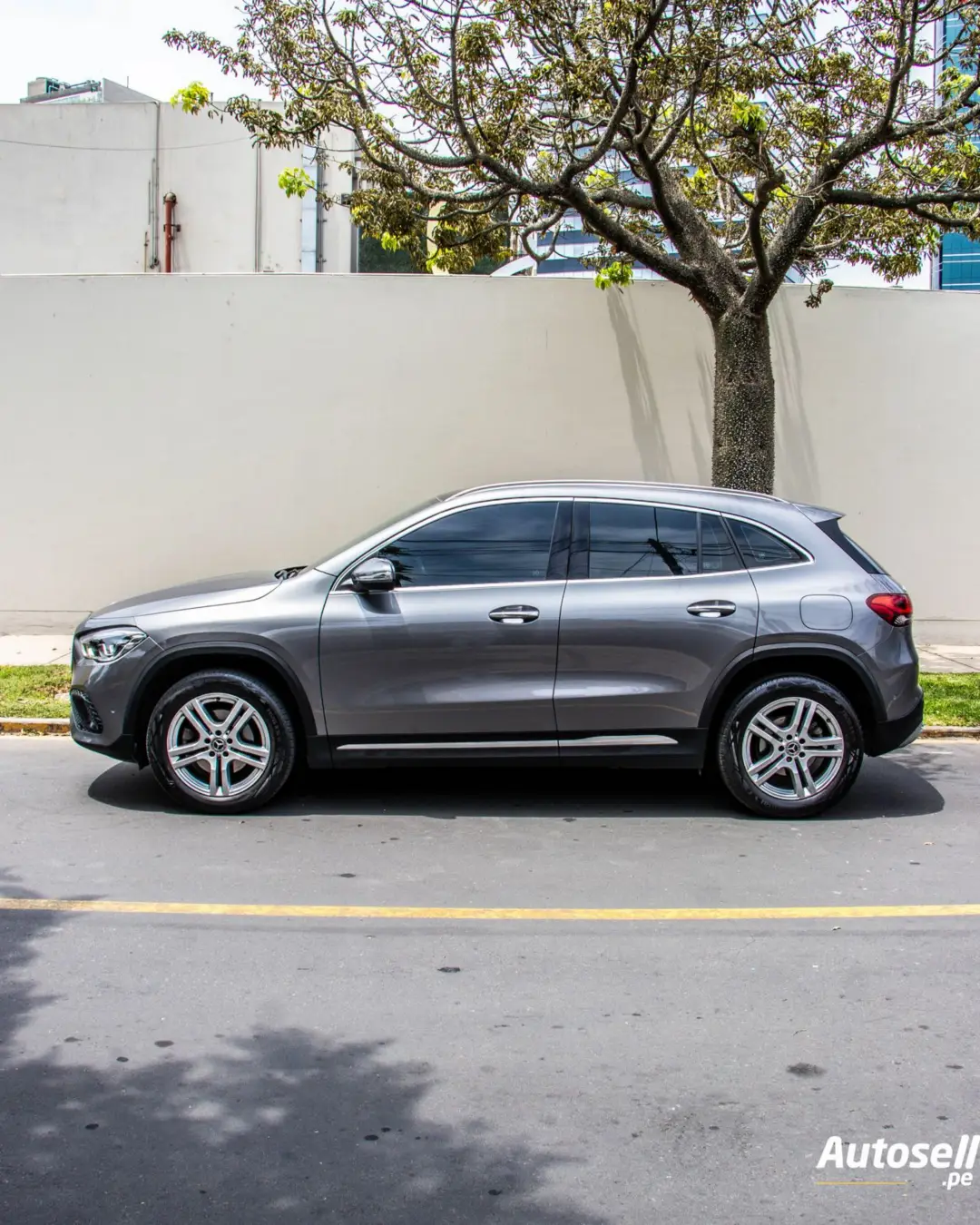 Mercedes Benz GLA 200 miniatura 2