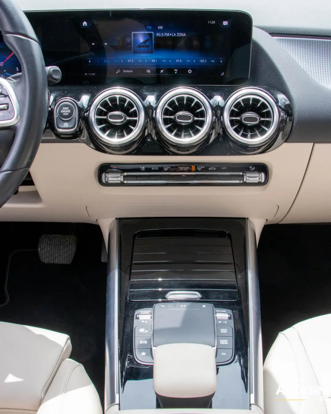 Mercedes Benz GLA 200 miniatura 12