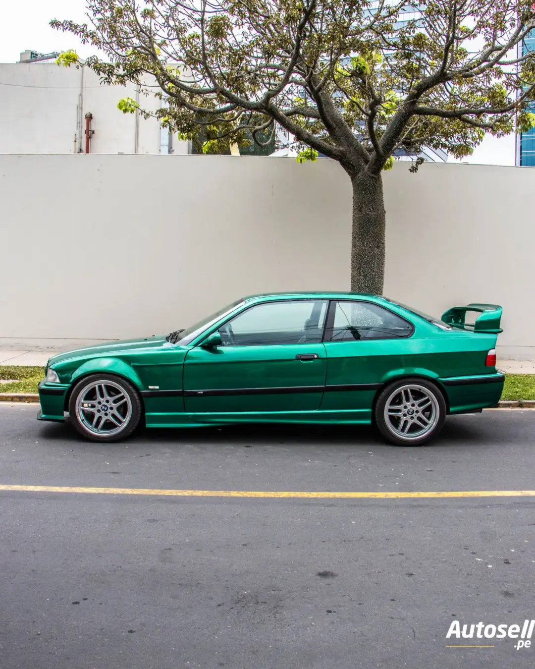 BMW 328i miniatura 2