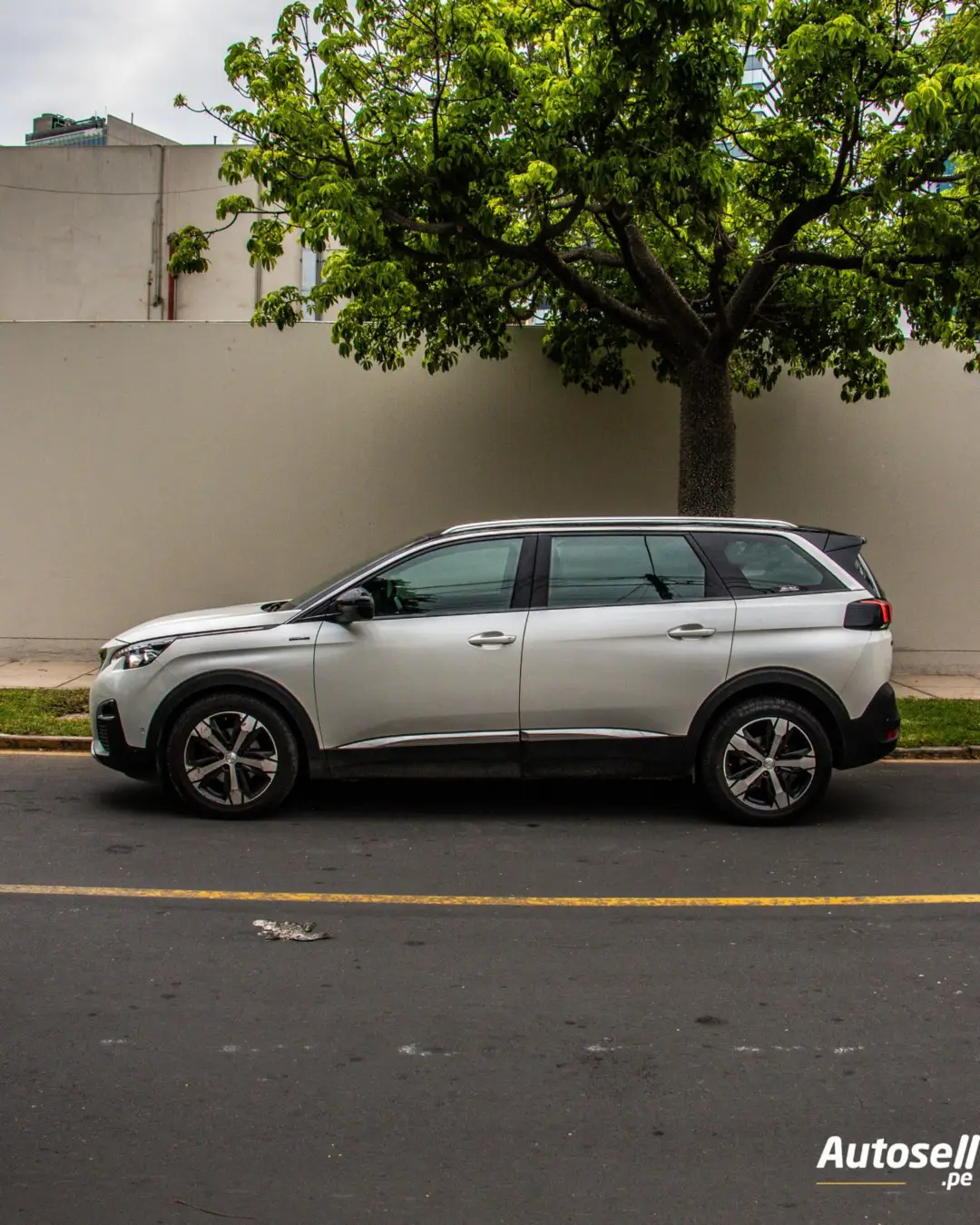 Peugeot 5008 miniatura 2