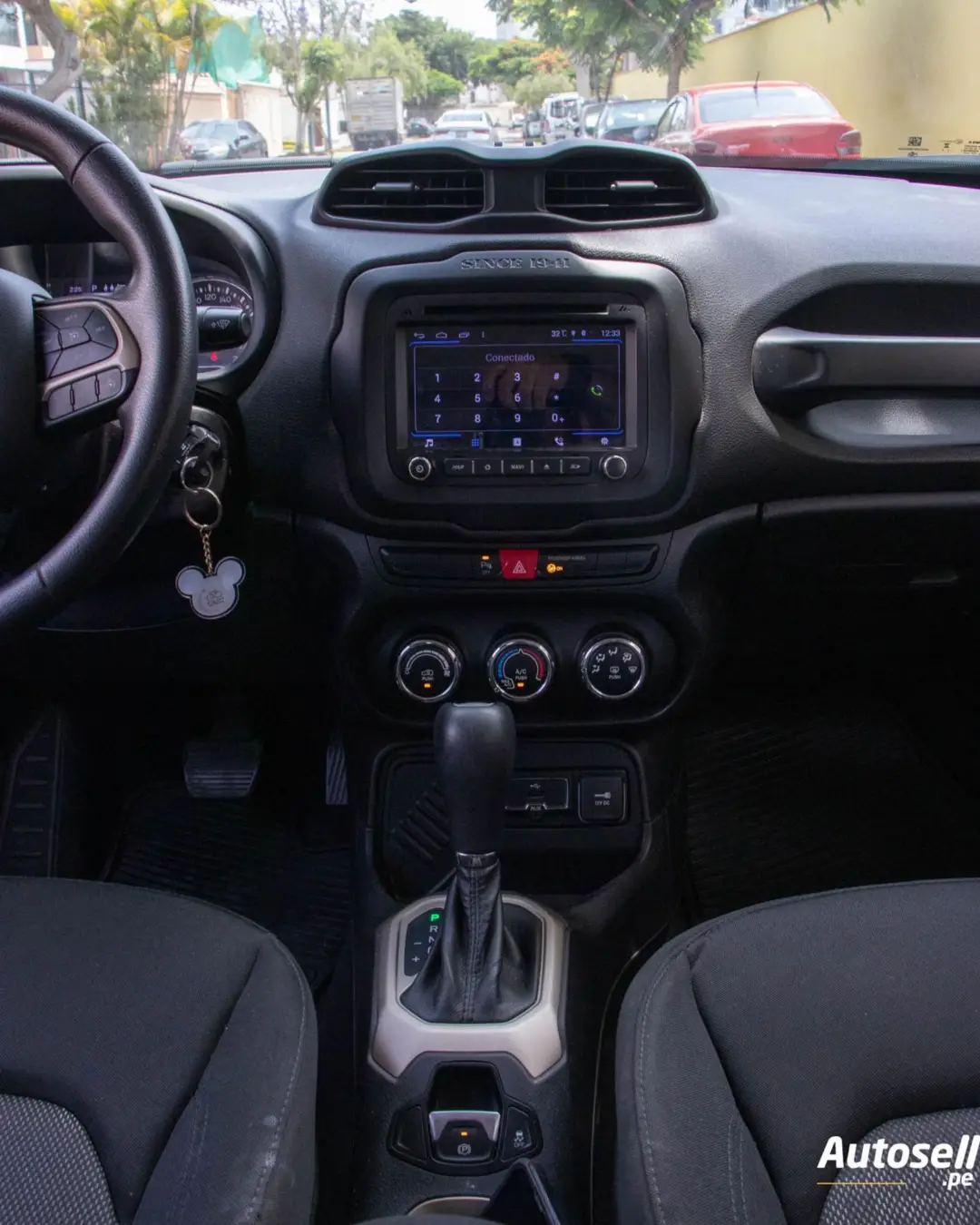 Jeep Renegade miniatura 13