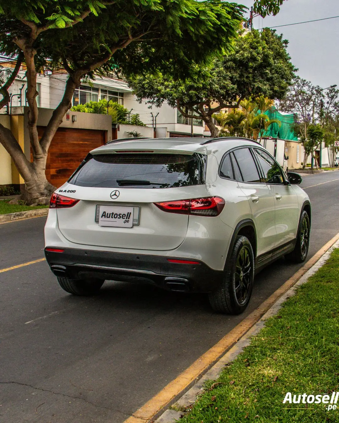 Mercedes Benz GLA 200