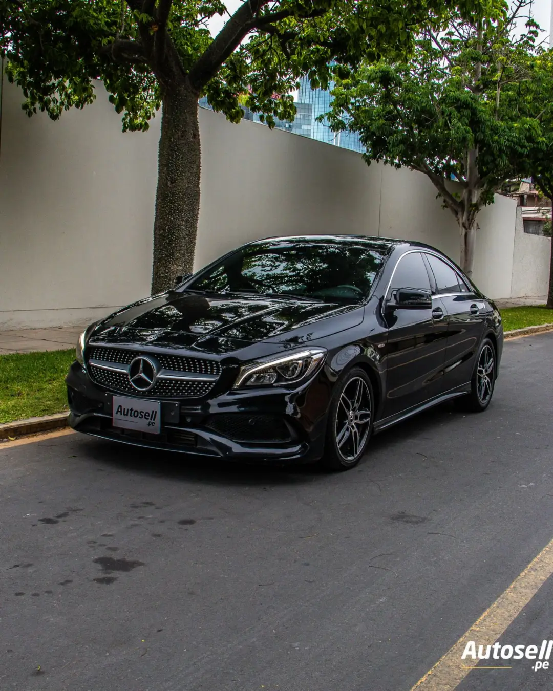 Mercedes Benz CLA 200 miniatura 1