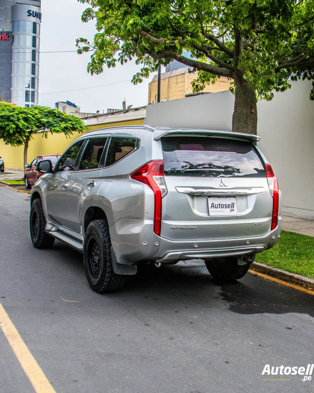 Mitsubishi Montero Sport miniatura 3