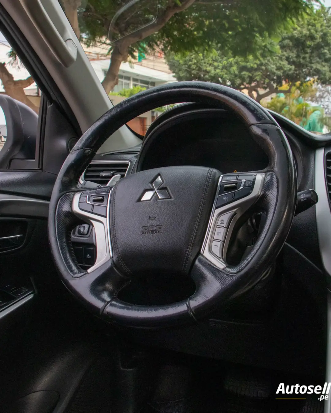 Mitsubishi Montero Sport miniatura 12