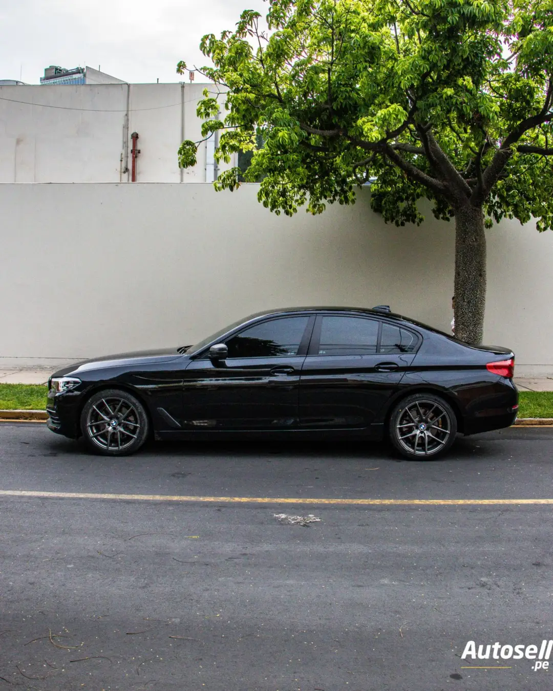 BMW 520i miniatura 2