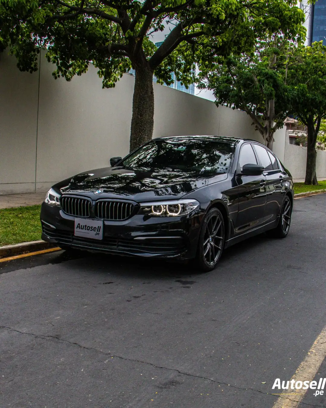 BMW 520i miniatura 1