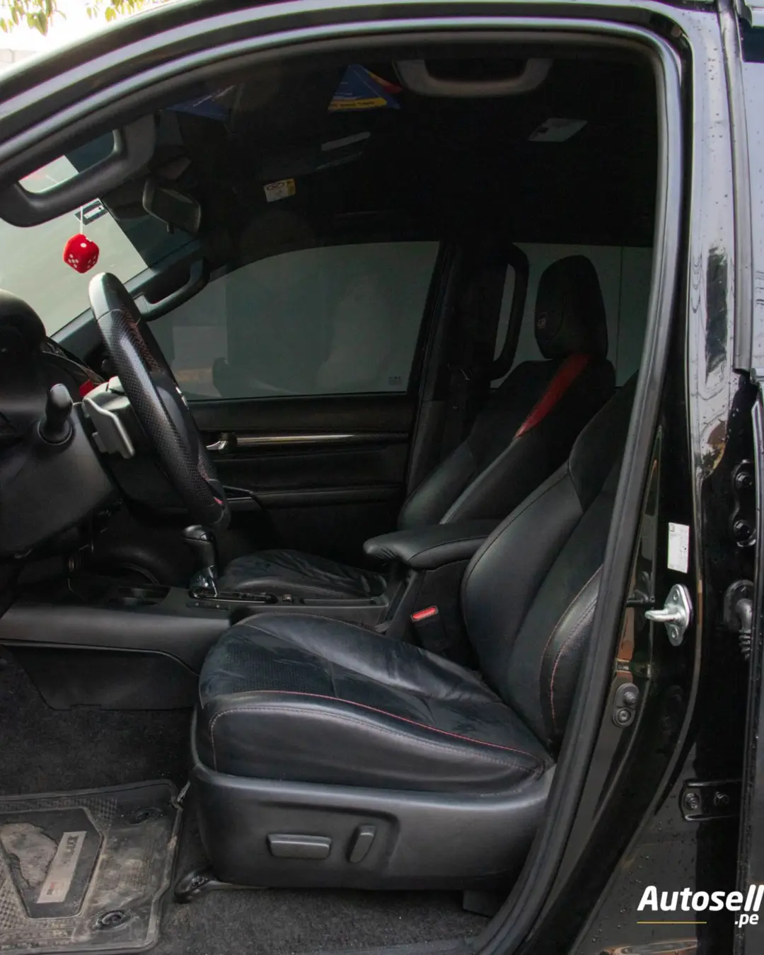 Toyota Hilux miniatura 8