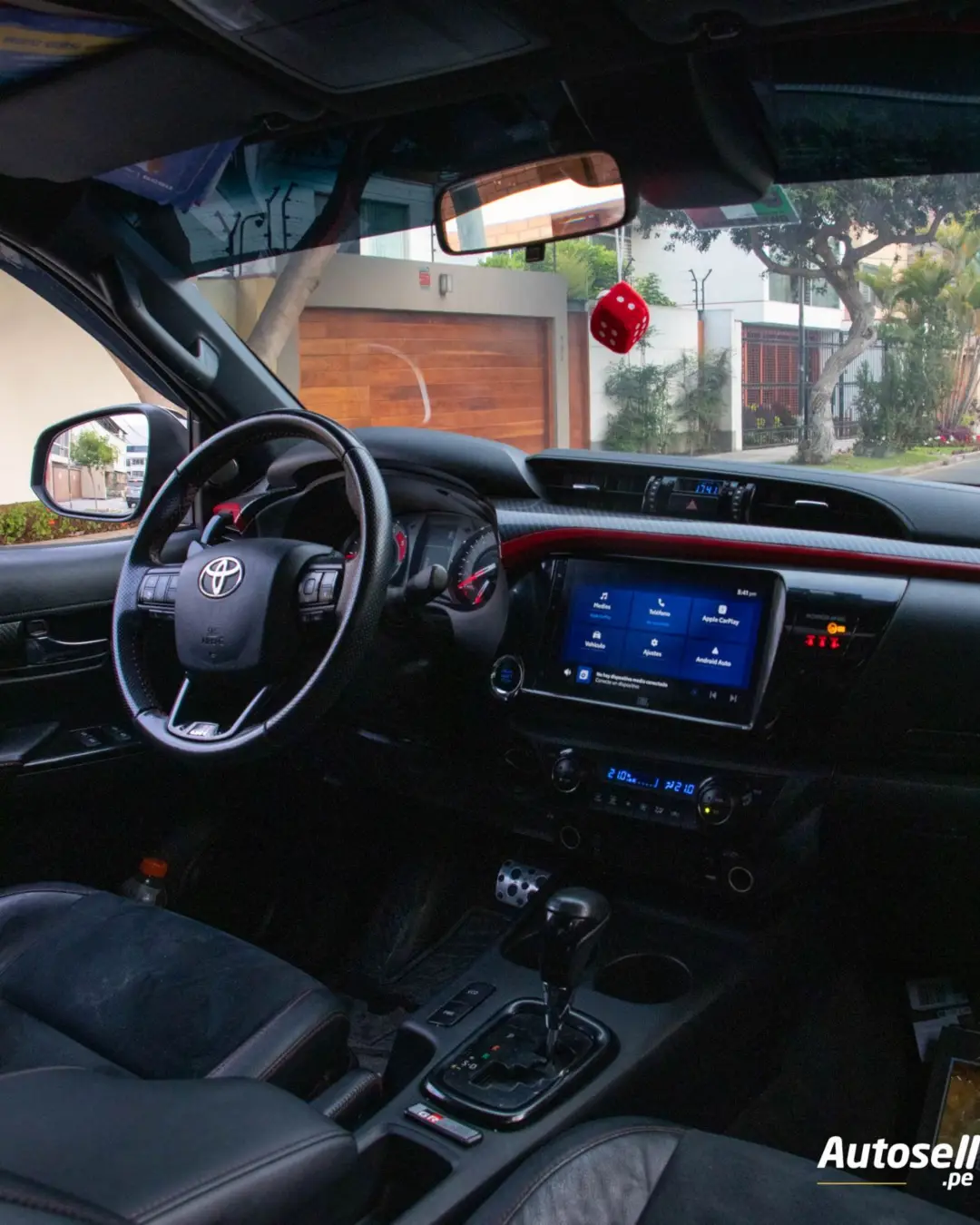 Toyota Hilux miniatura 9