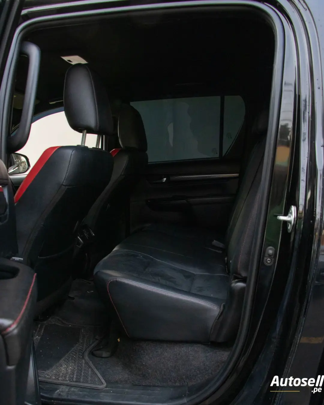 Toyota Hilux miniatura 13