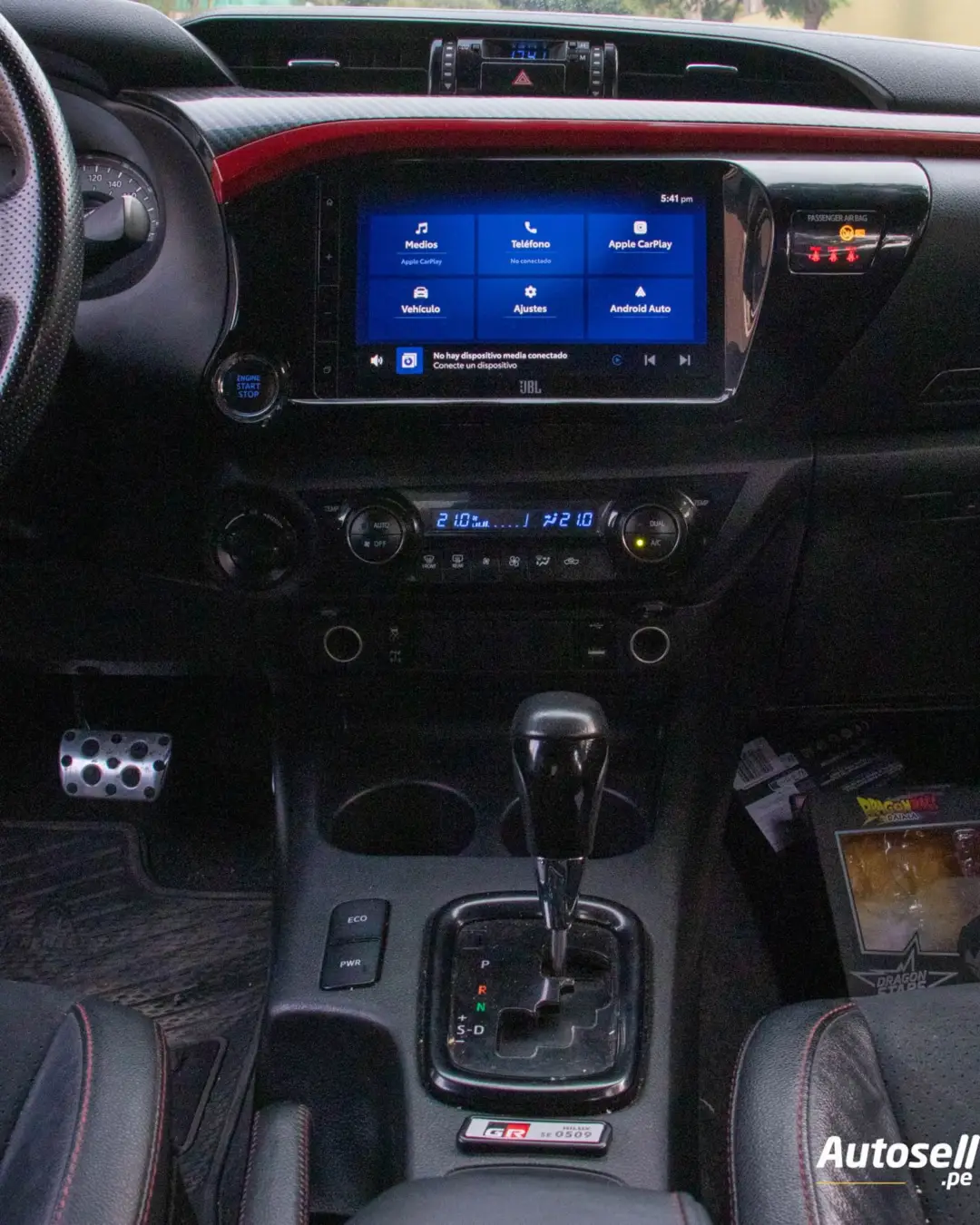 Toyota Hilux miniatura 11