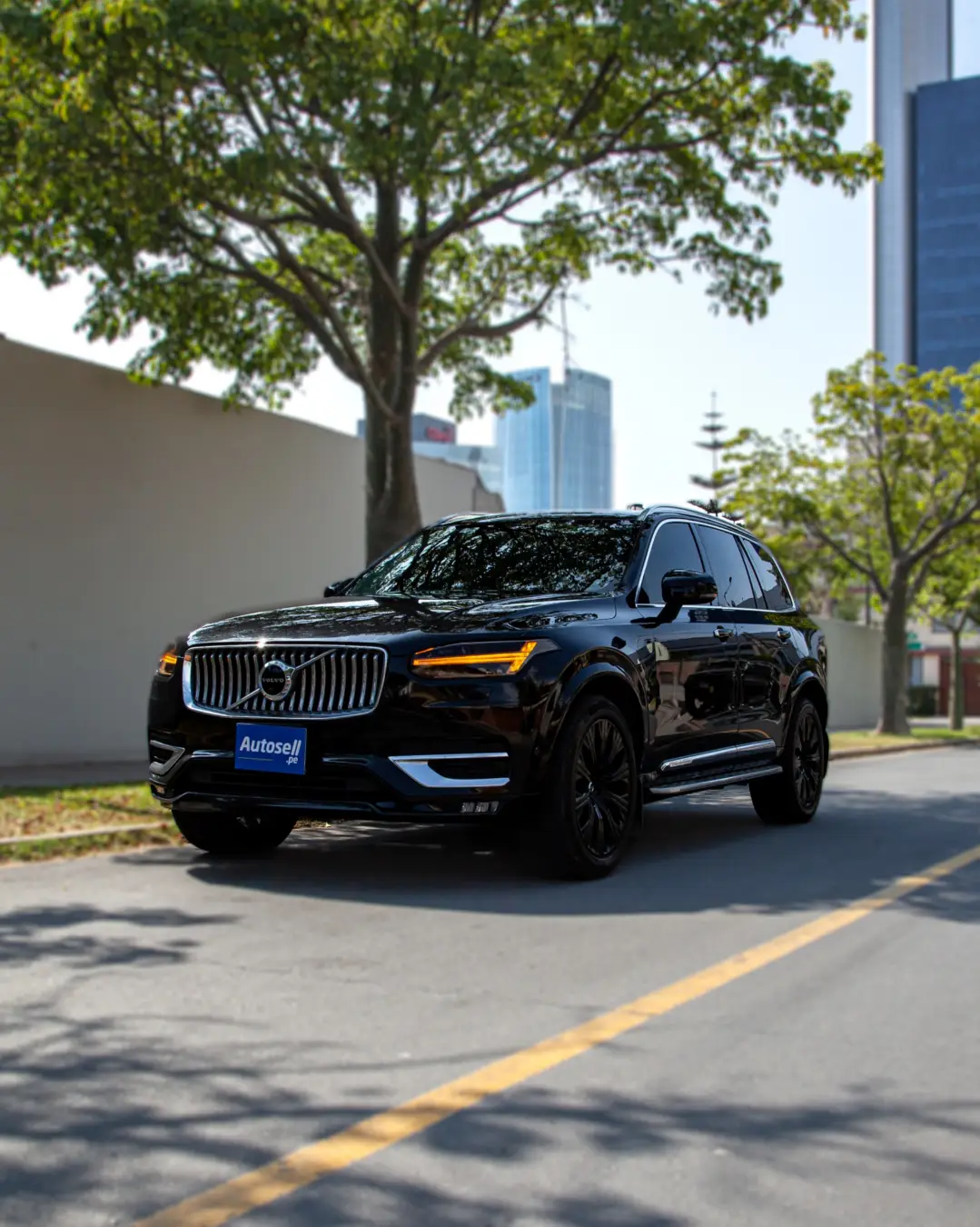 Volvo XC-90 miniatura 1