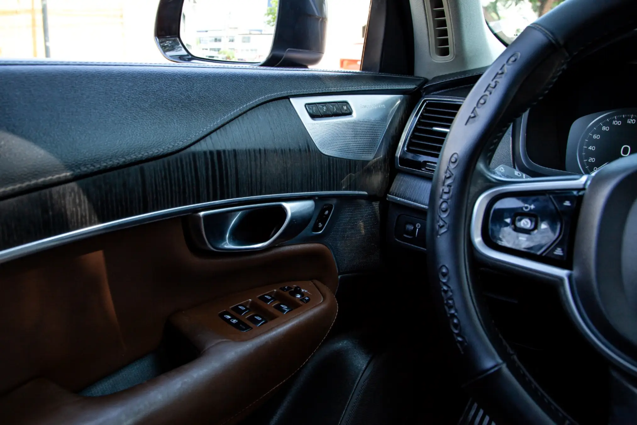 Volvo XC-90 miniatura 10