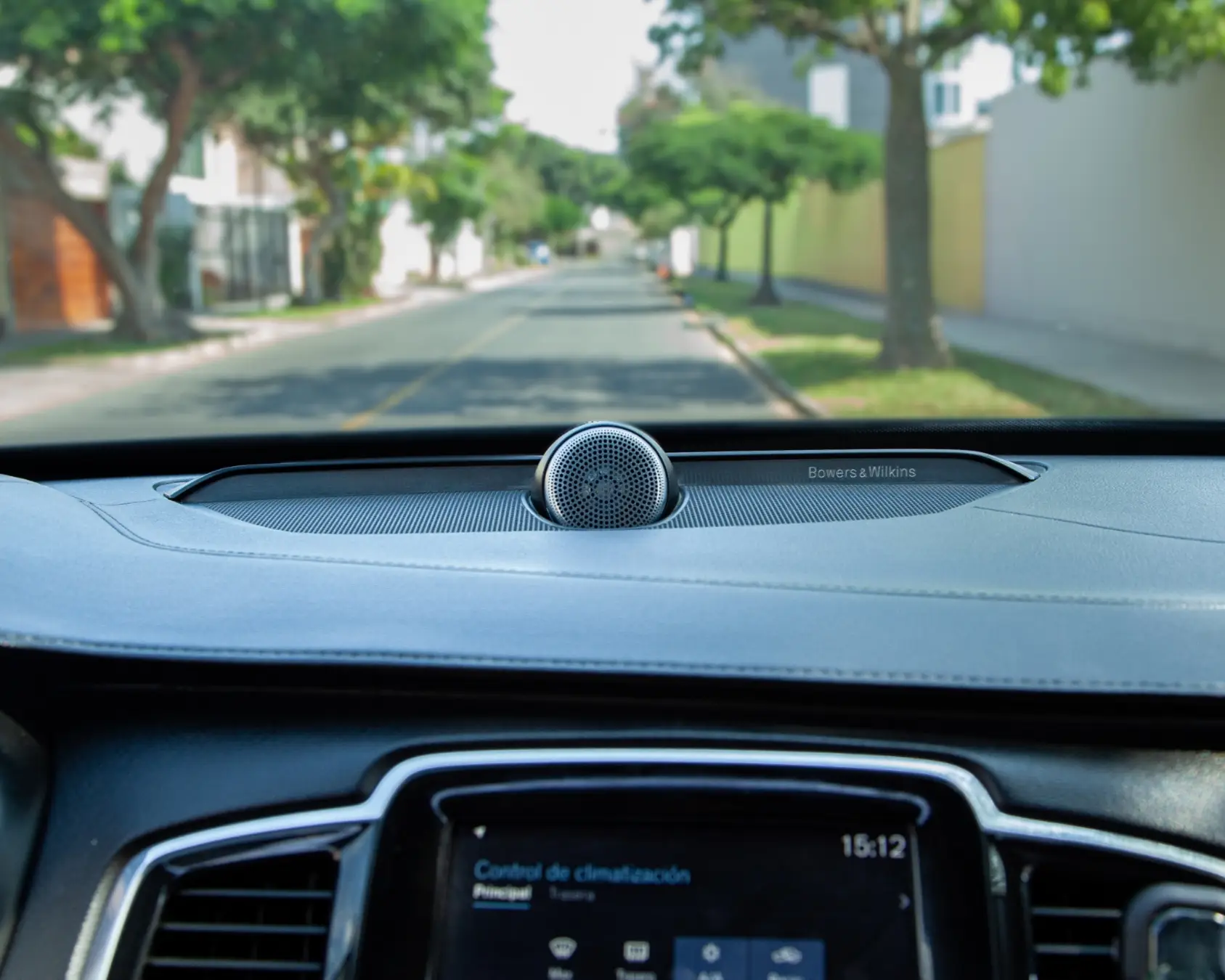 Volvo XC-90 miniatura 14