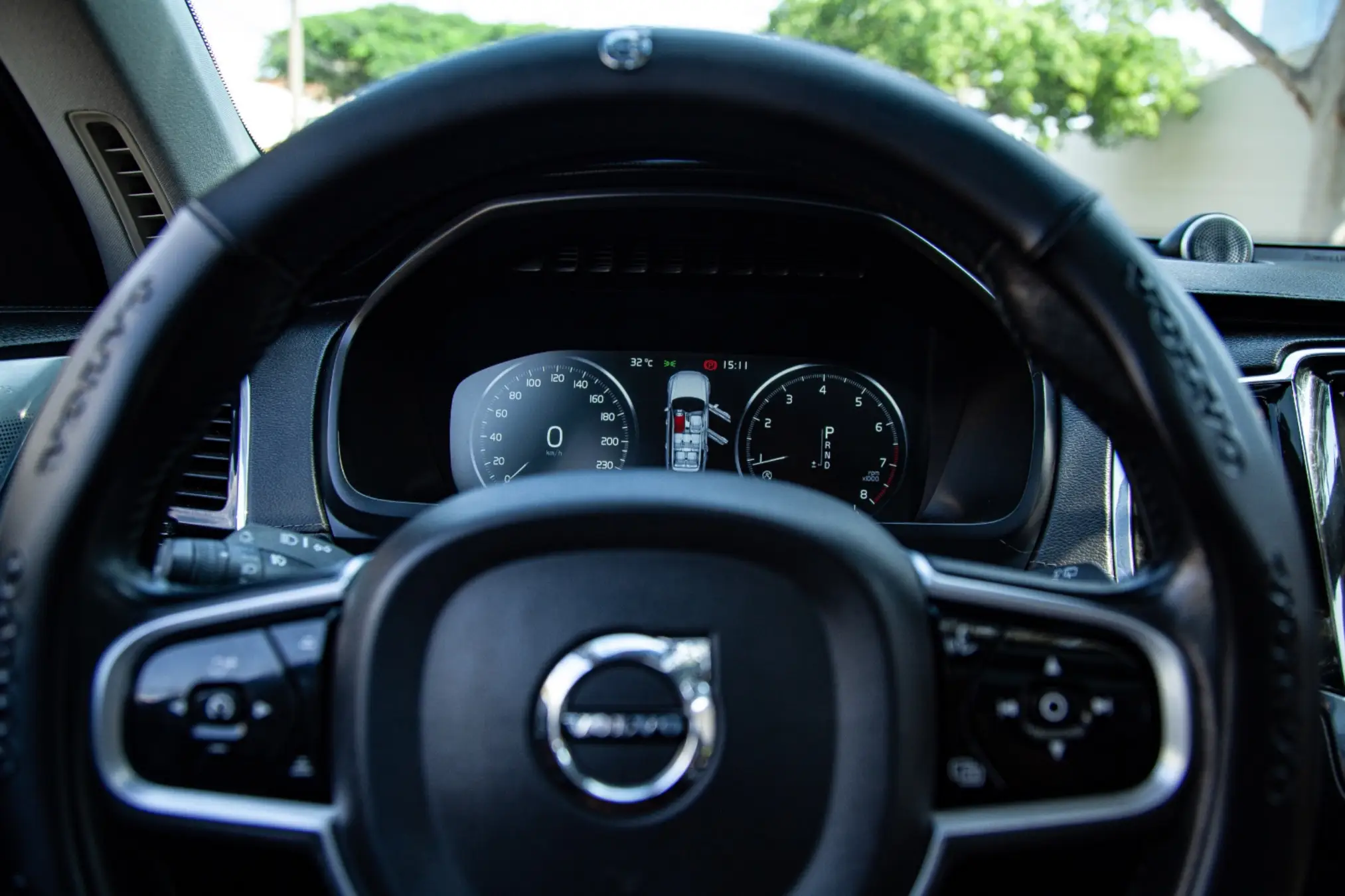 Volvo XC-90 miniatura 12