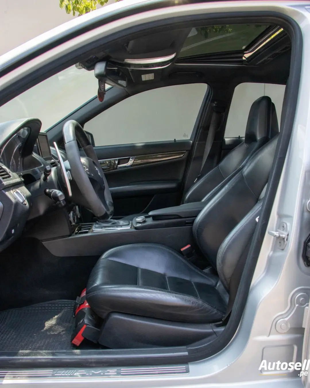 Mercedes Benz C63 AMG