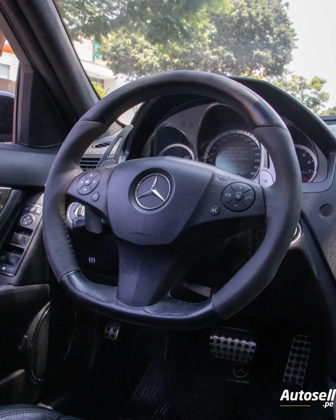 Mercedes Benz C63 AMG