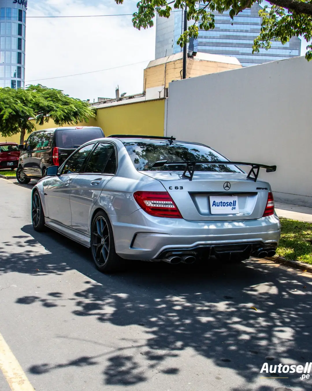 Mercedes Benz C63 AMG