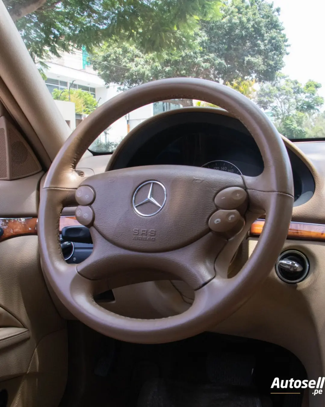 Mercedes Benz E350 miniatura 12