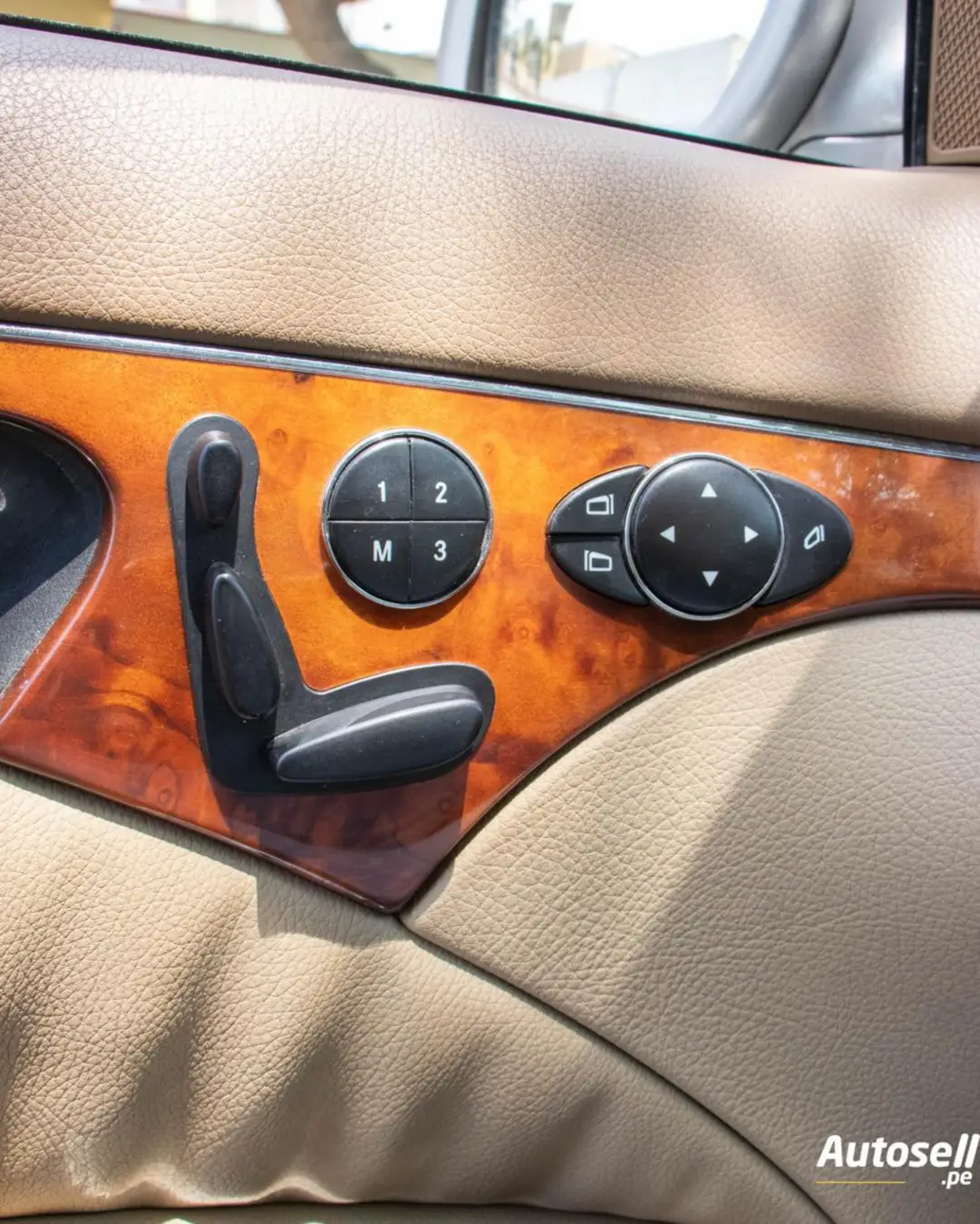 Mercedes Benz E350 miniatura 11