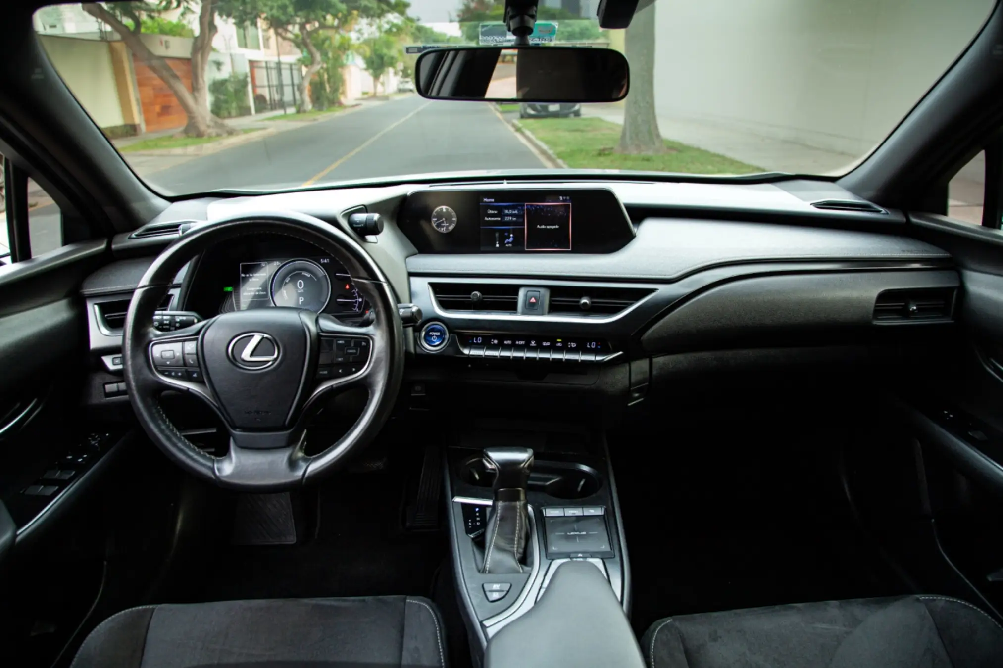 Lexus Ux 250h miniatura 12