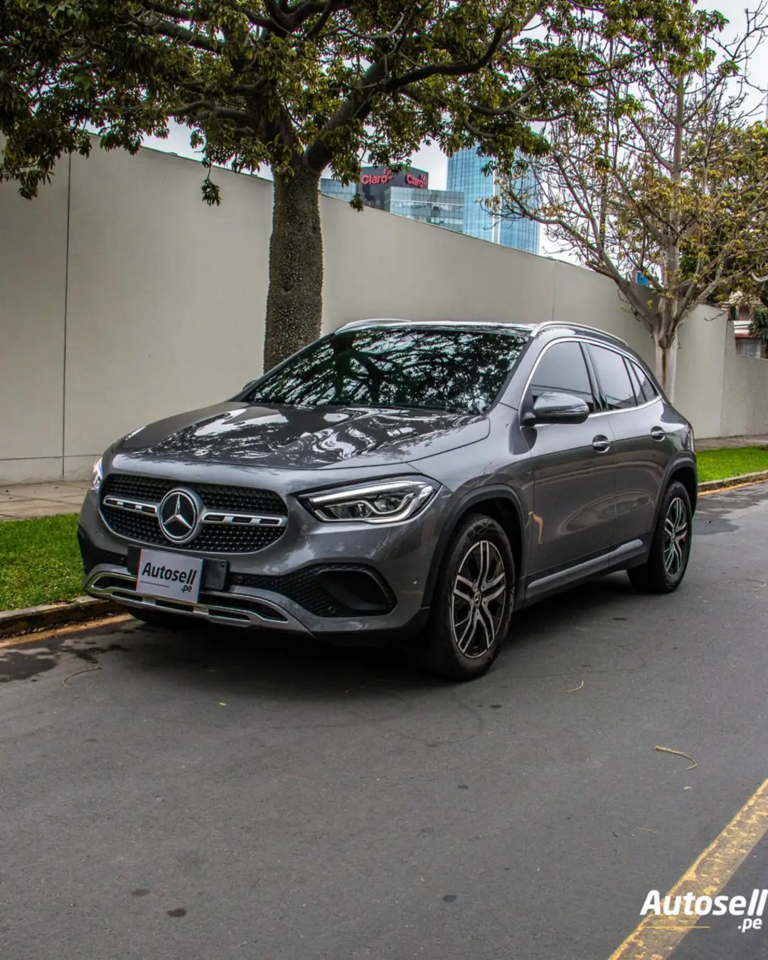 Mercedes Benz GLA 200 miniatura 1