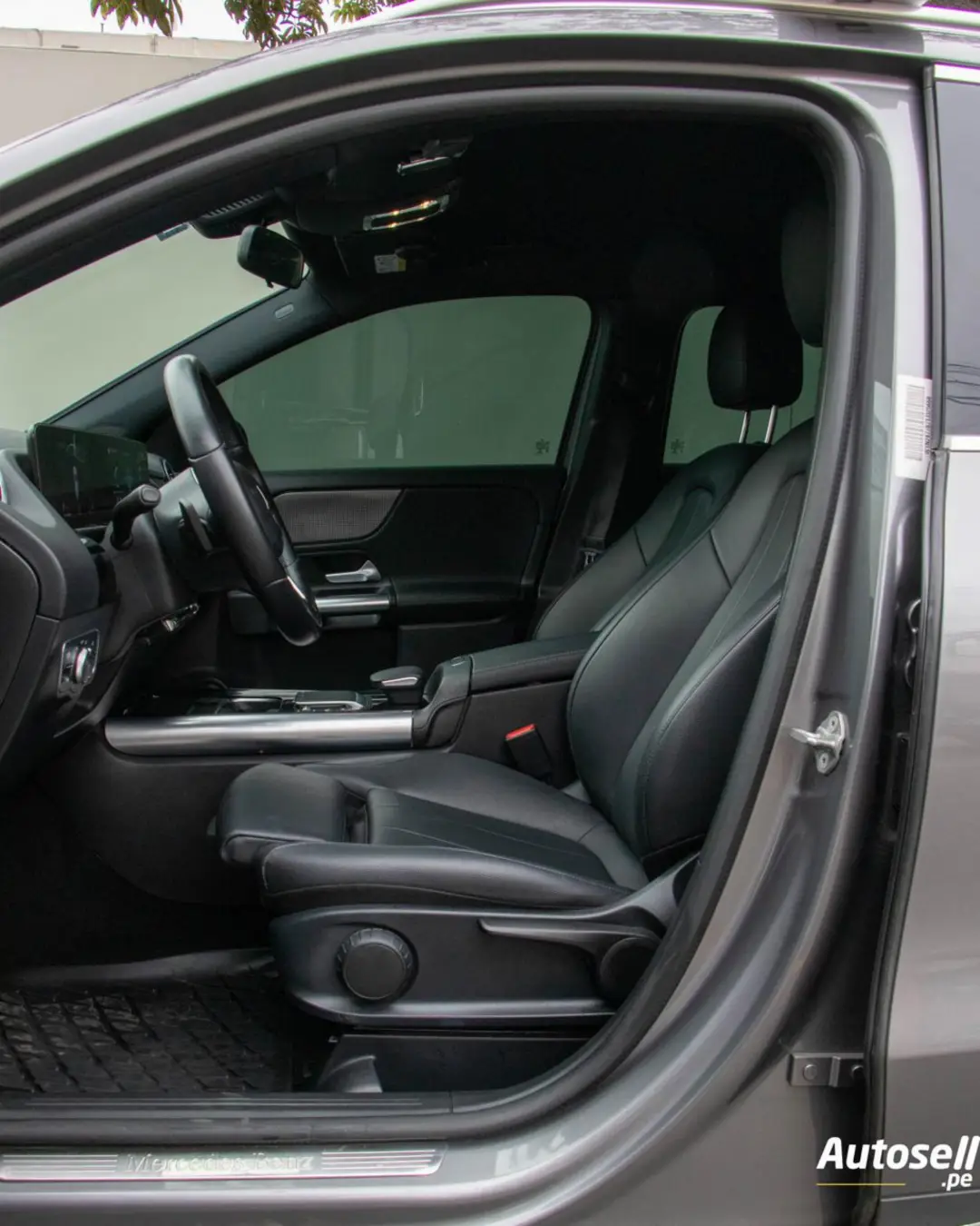 Mercedes Benz GLA 200 miniatura 8