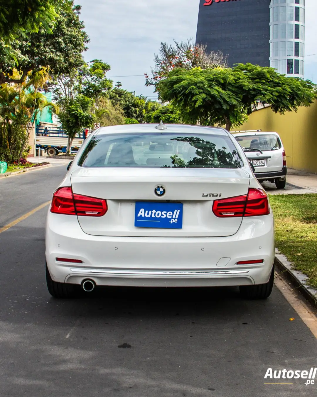 BMW 318i miniatura 4