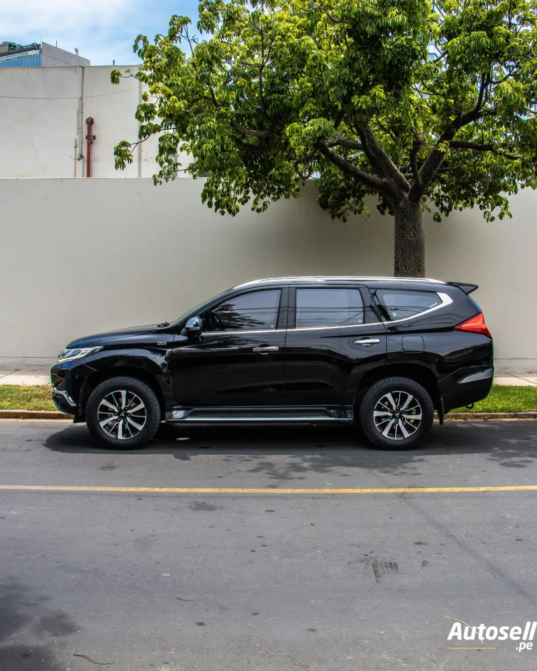 Mitsubishi Montero Sport miniatura 2