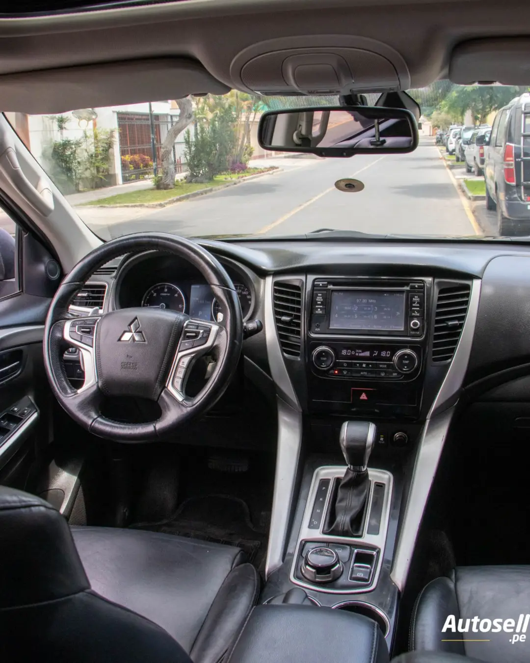 Mitsubishi Montero Sport miniatura 11