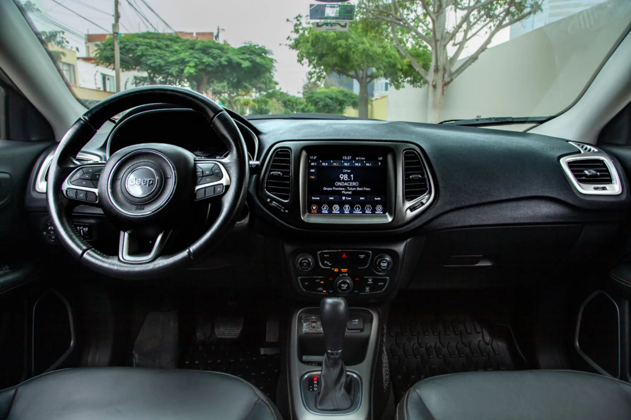 Jeep Compass miniatura 10