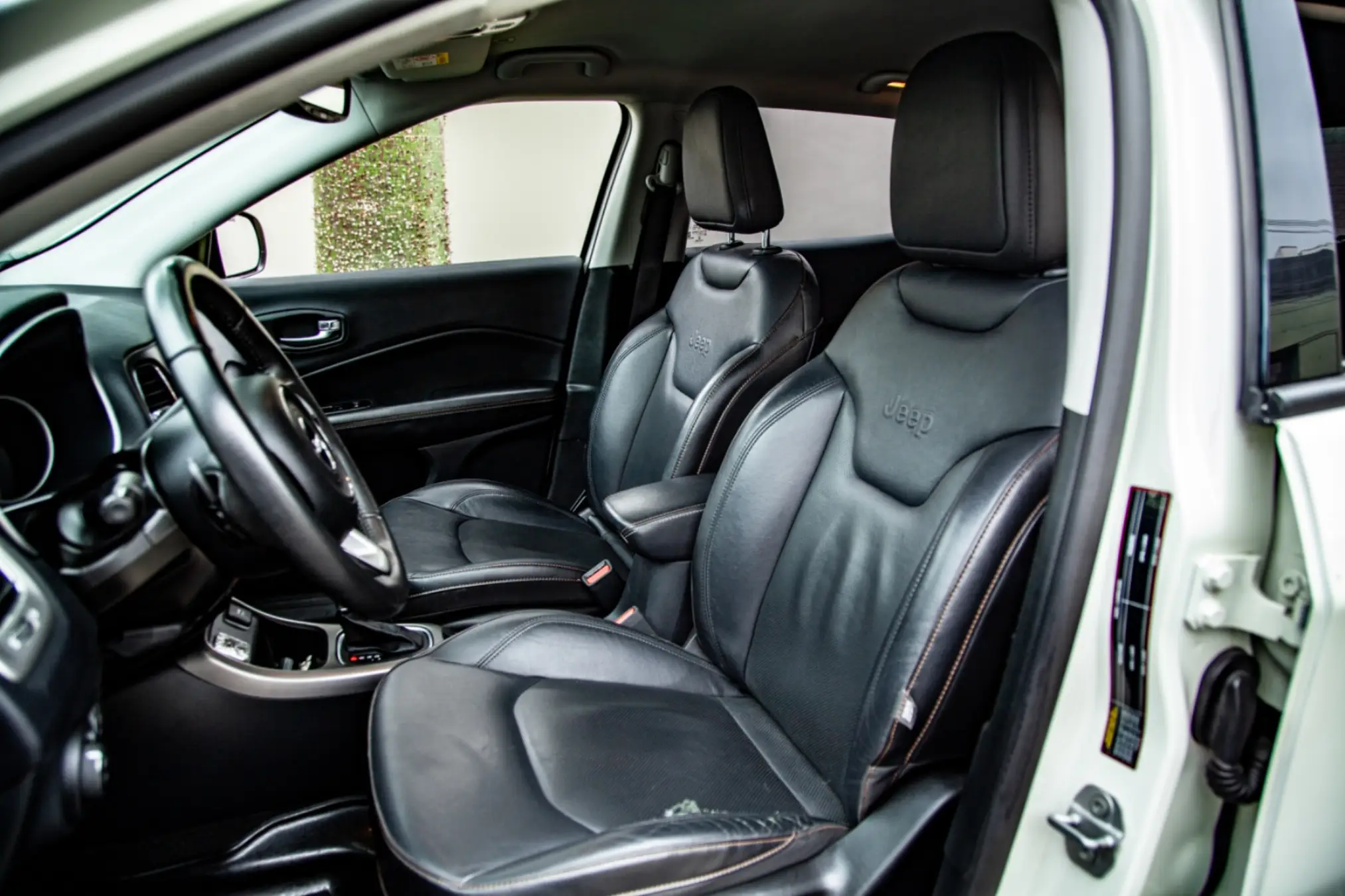 Jeep Compass miniatura 9