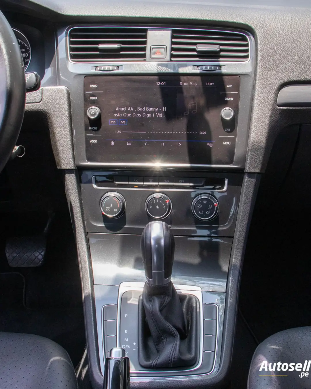 Volkswagen Golf miniatura 11