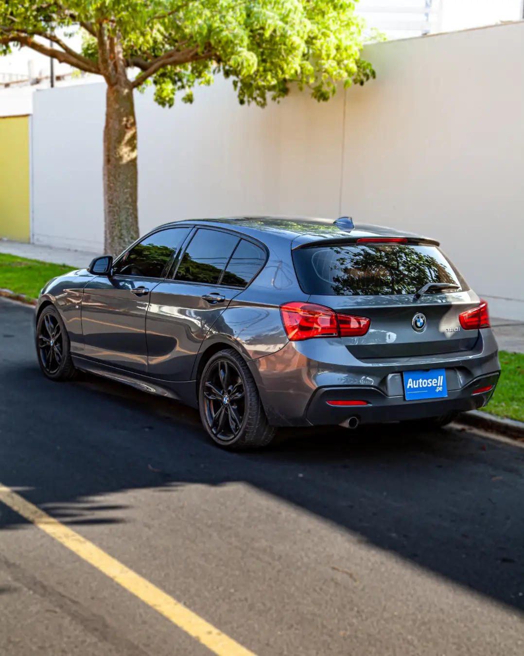 BMW 120i miniatura 2