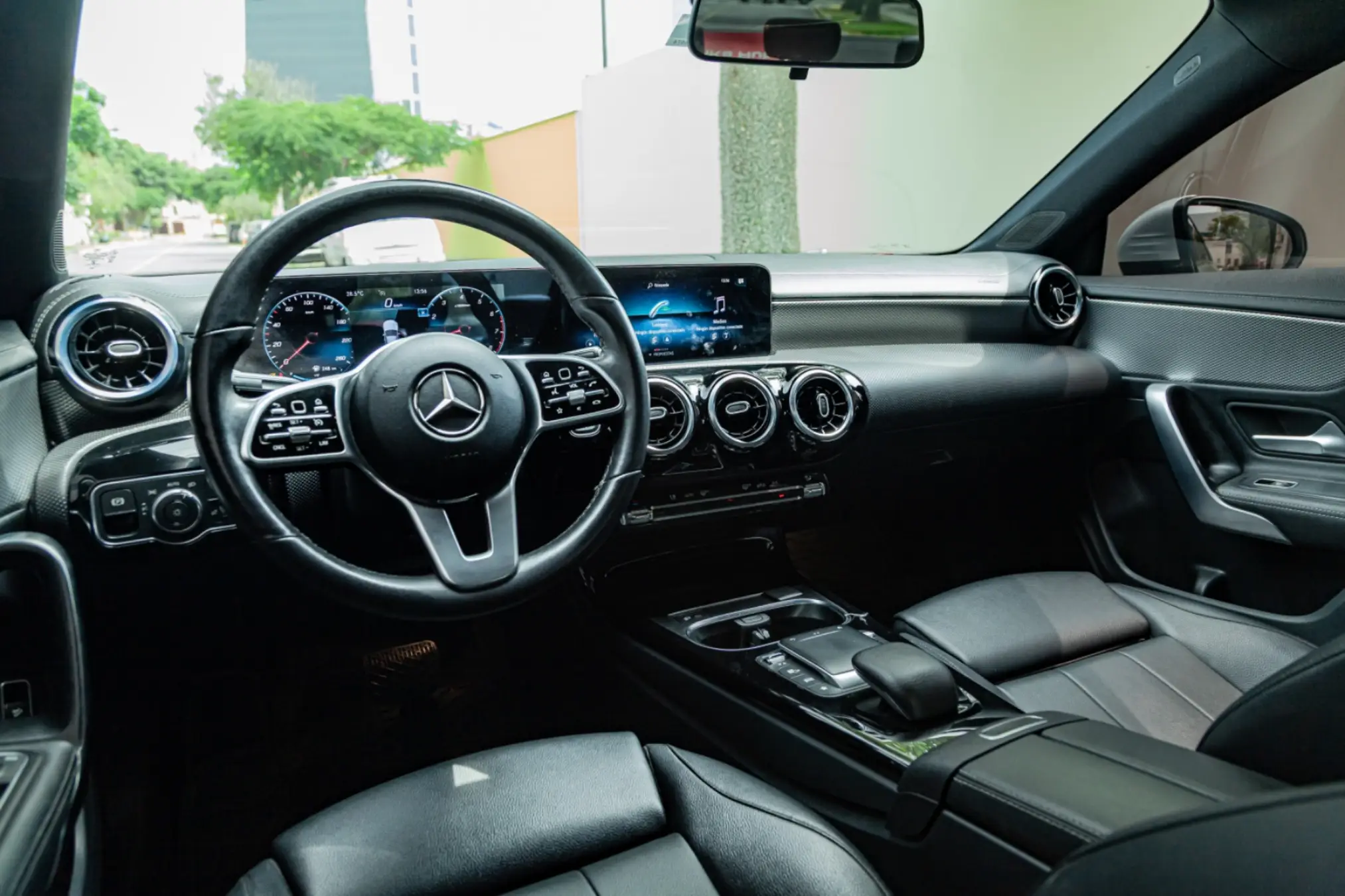 Mercedes Benz CLA 200